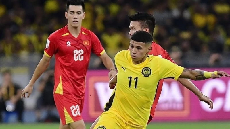 Cầu thủ nhập tịch Malaysia đối mặt khủng hoảng sau án phạt FIFA